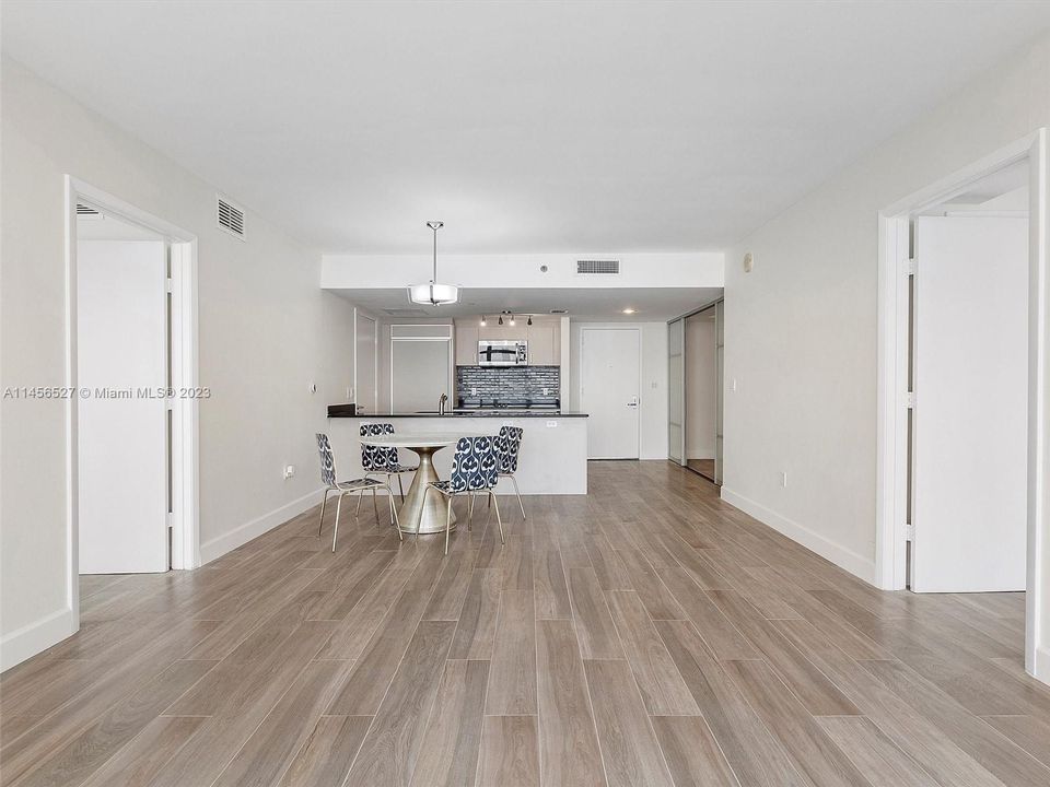 Recently Sold: $750,000 (2 beds, 2 baths, 1358 Square Feet)