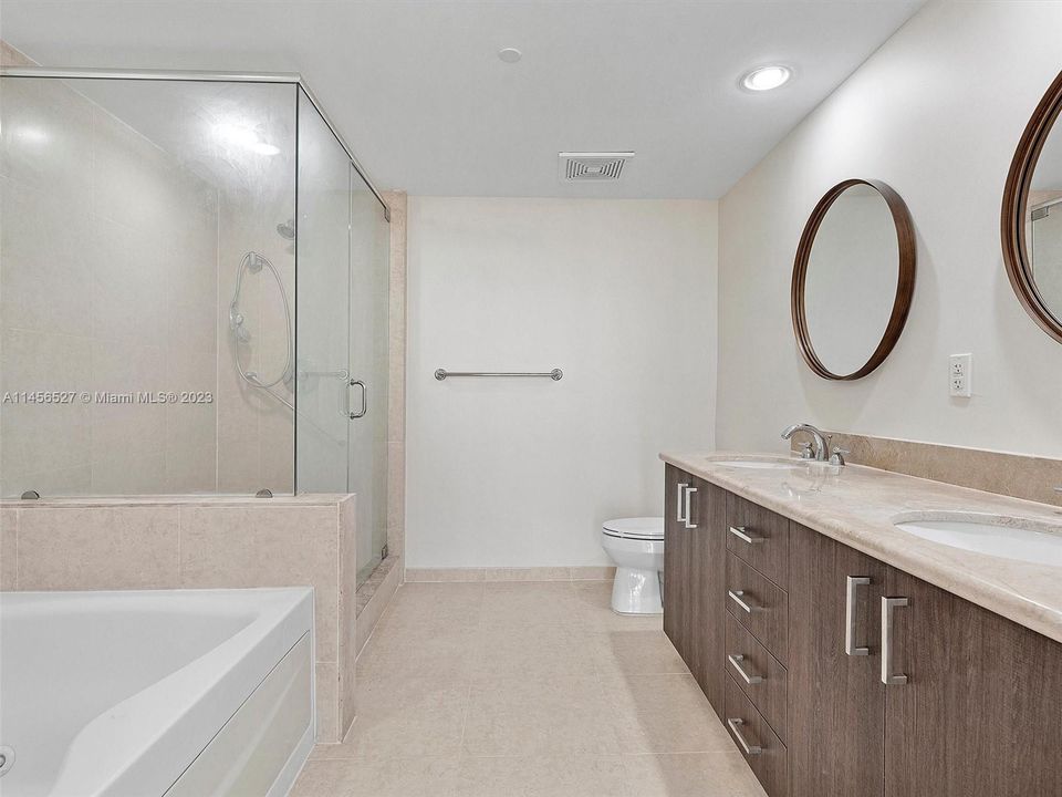 Recently Sold: $750,000 (2 beds, 2 baths, 1358 Square Feet)