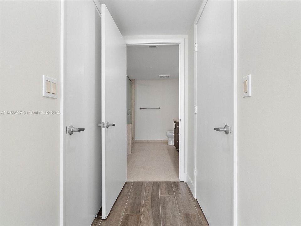 Recently Sold: $750,000 (2 beds, 2 baths, 1358 Square Feet)