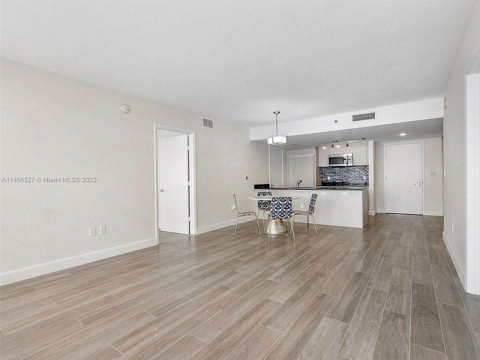Recently Sold: $750,000 (2 beds, 2 baths, 1358 Square Feet)
