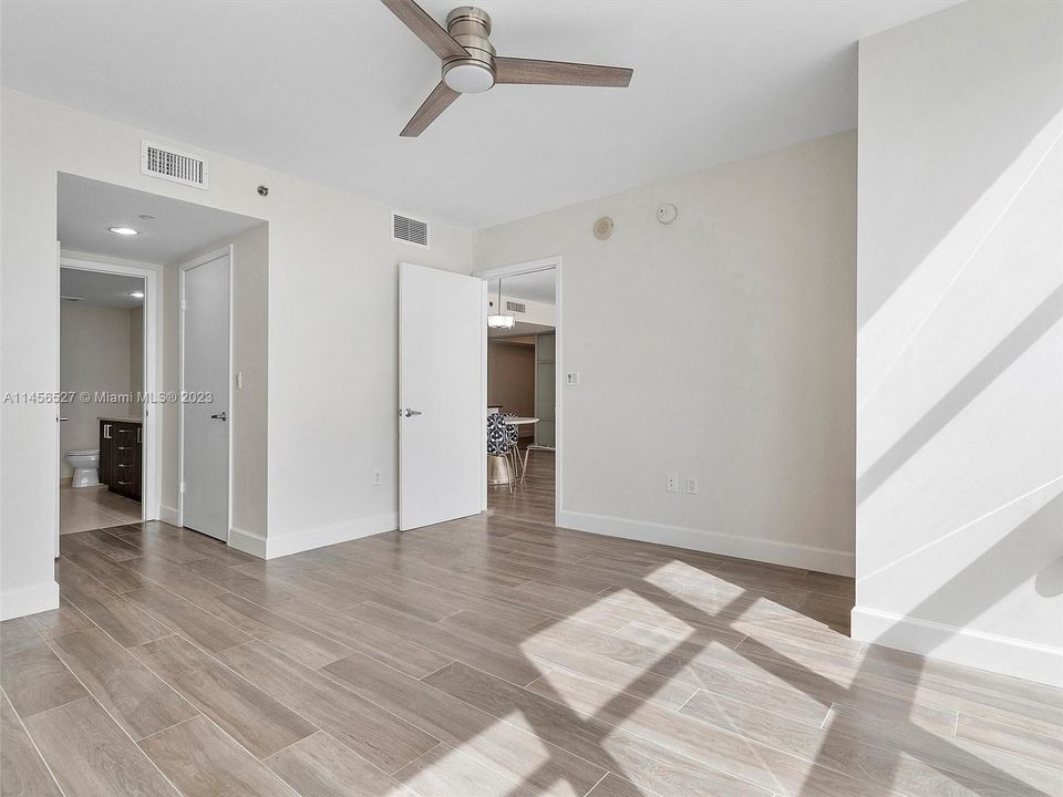 Recently Sold: $750,000 (2 beds, 2 baths, 1358 Square Feet)