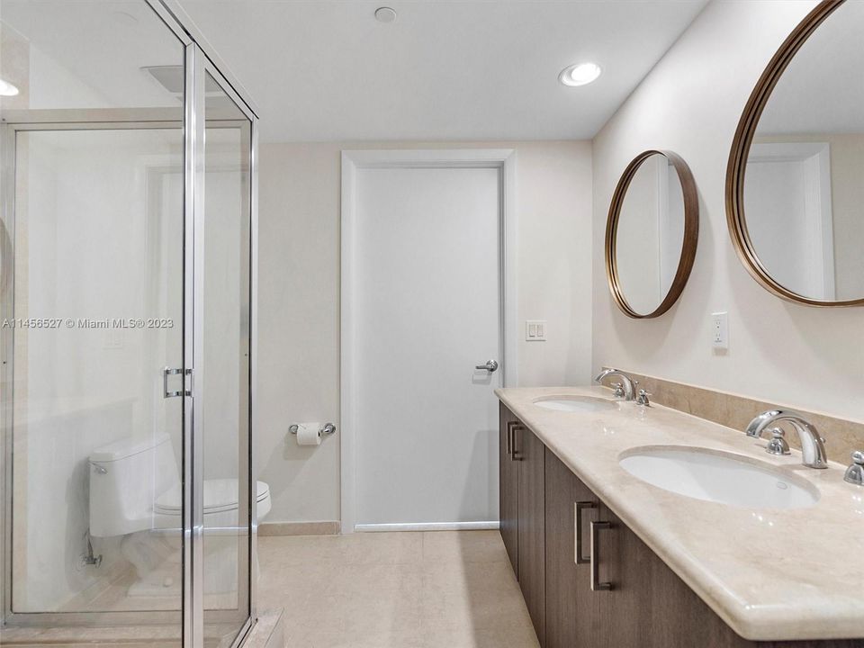 Recently Sold: $750,000 (2 beds, 2 baths, 1358 Square Feet)