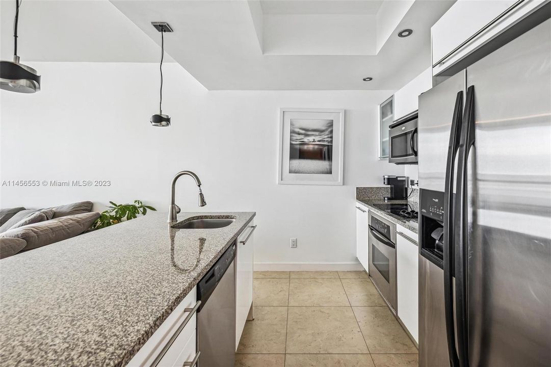 For Sale: $868,000 (2 beds, 2 baths, 1323 Square Feet)