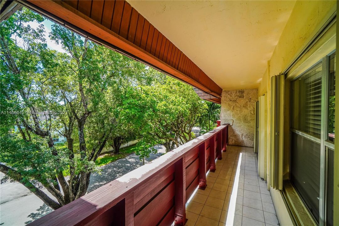 Recently Sold: $274,900 (1 beds, 1 baths, 896 Square Feet)