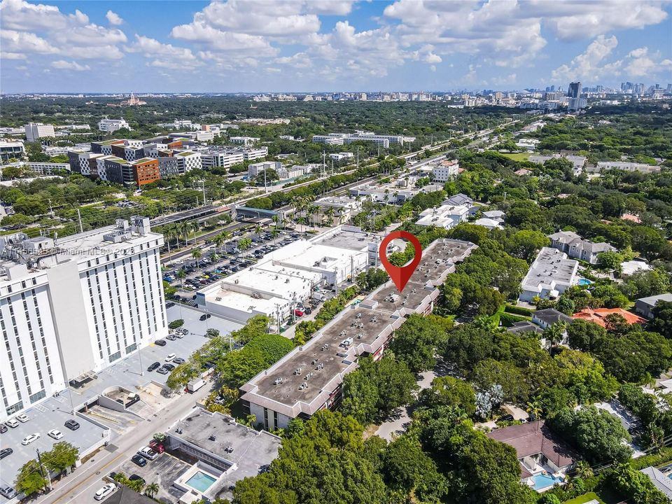 Recently Sold: $274,900 (1 beds, 1 baths, 896 Square Feet)