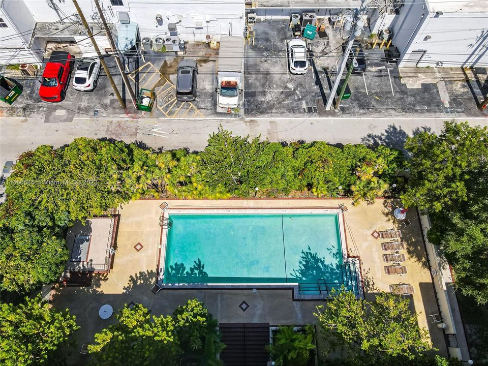 Recently Sold: $274,900 (1 beds, 1 baths, 896 Square Feet)