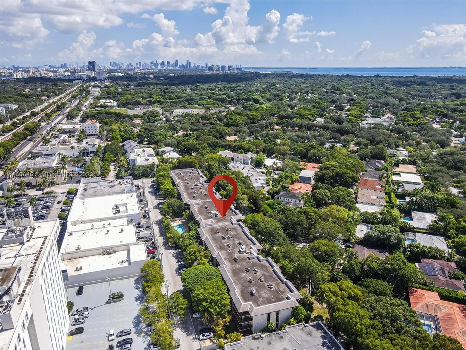 Recently Sold: $274,900 (1 beds, 1 baths, 896 Square Feet)