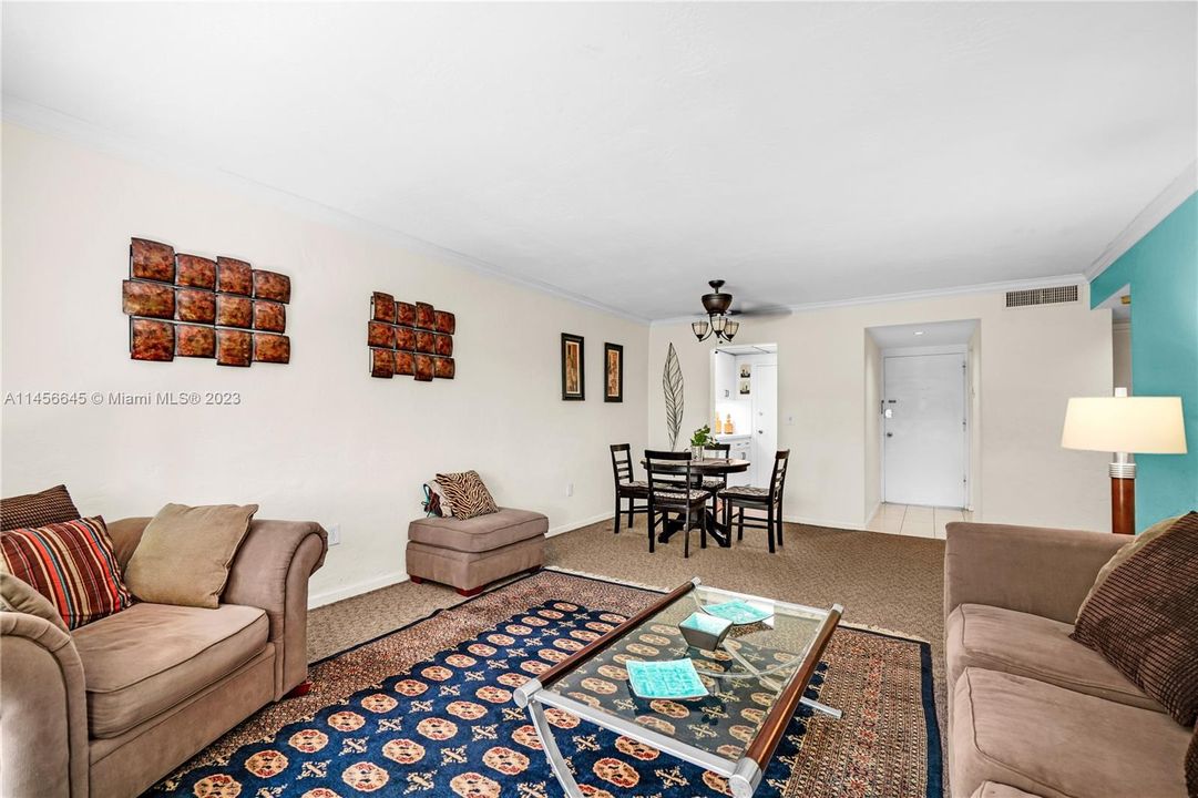 Recently Sold: $274,900 (1 beds, 1 baths, 896 Square Feet)