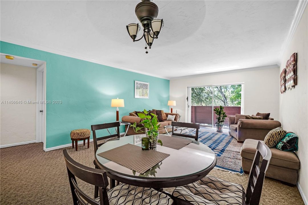 Recently Sold: $274,900 (1 beds, 1 baths, 896 Square Feet)