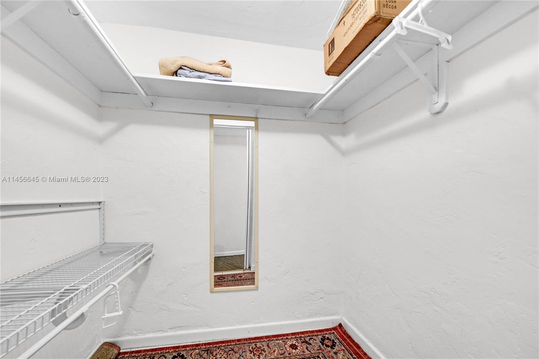 Walk-in Closet