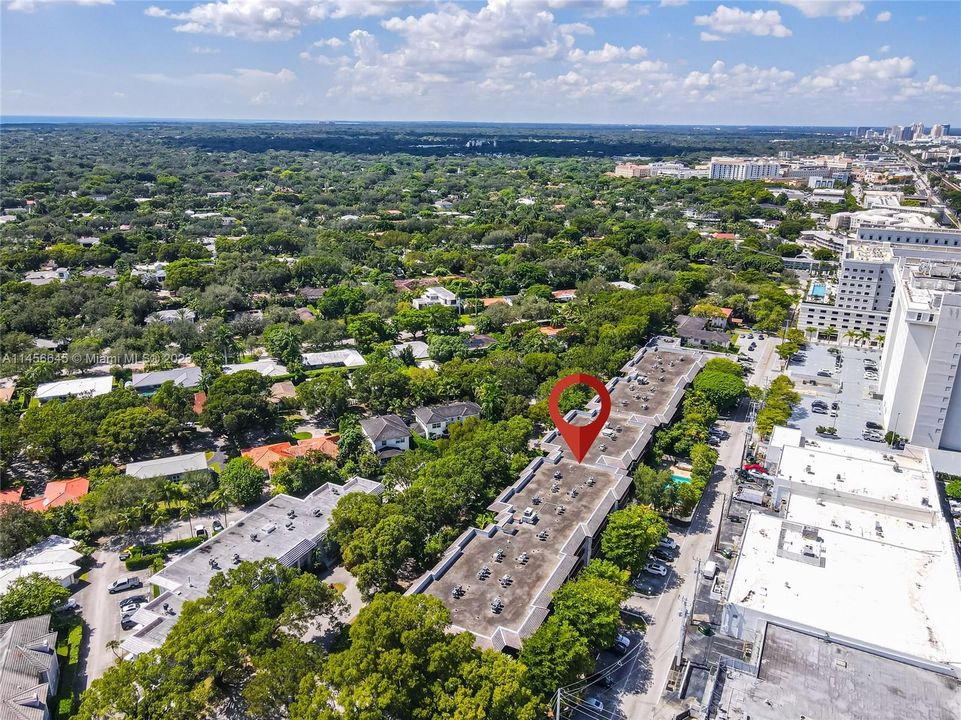 Recently Sold: $274,900 (1 beds, 1 baths, 896 Square Feet)