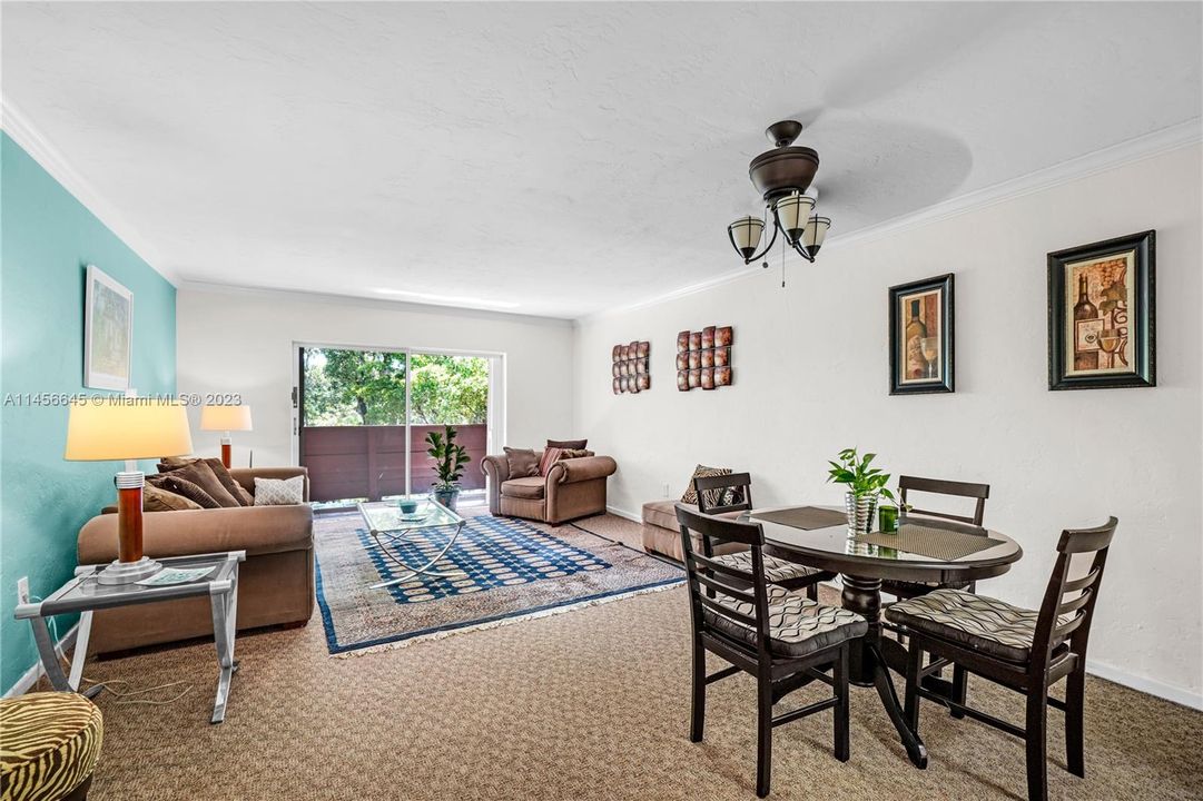 Recently Sold: $274,900 (1 beds, 1 baths, 896 Square Feet)