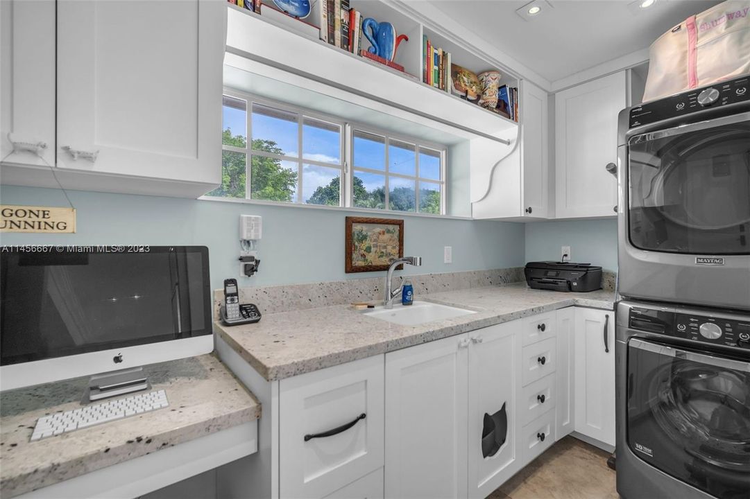 Recently Sold: $1,490,000 (3 beds, 2 baths, 1871 Square Feet)