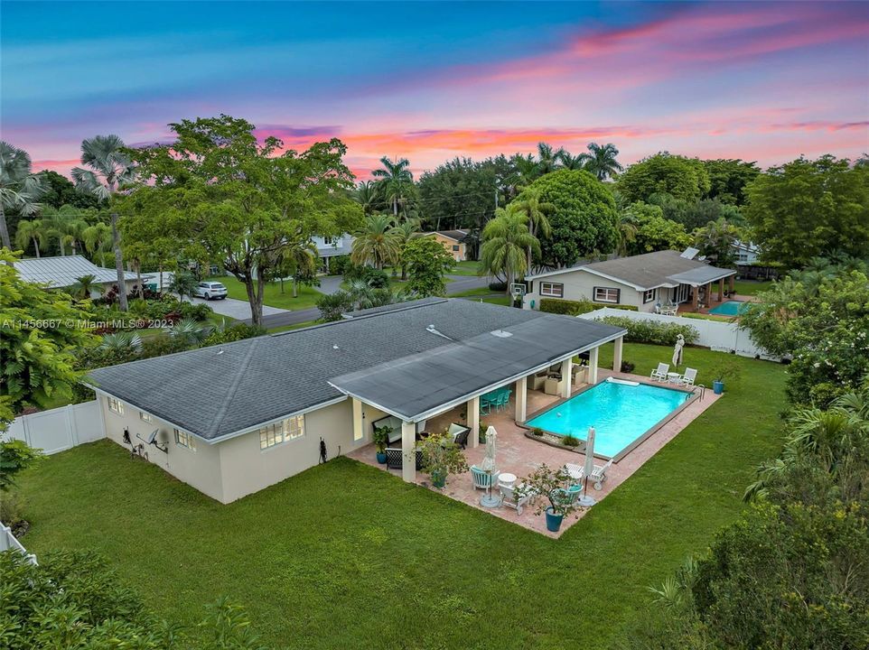 Recently Sold: $1,490,000 (3 beds, 2 baths, 1871 Square Feet)