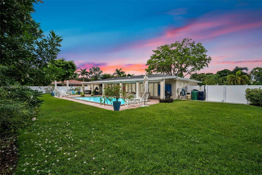 Recently Sold: $1,490,000 (3 beds, 2 baths, 1871 Square Feet)