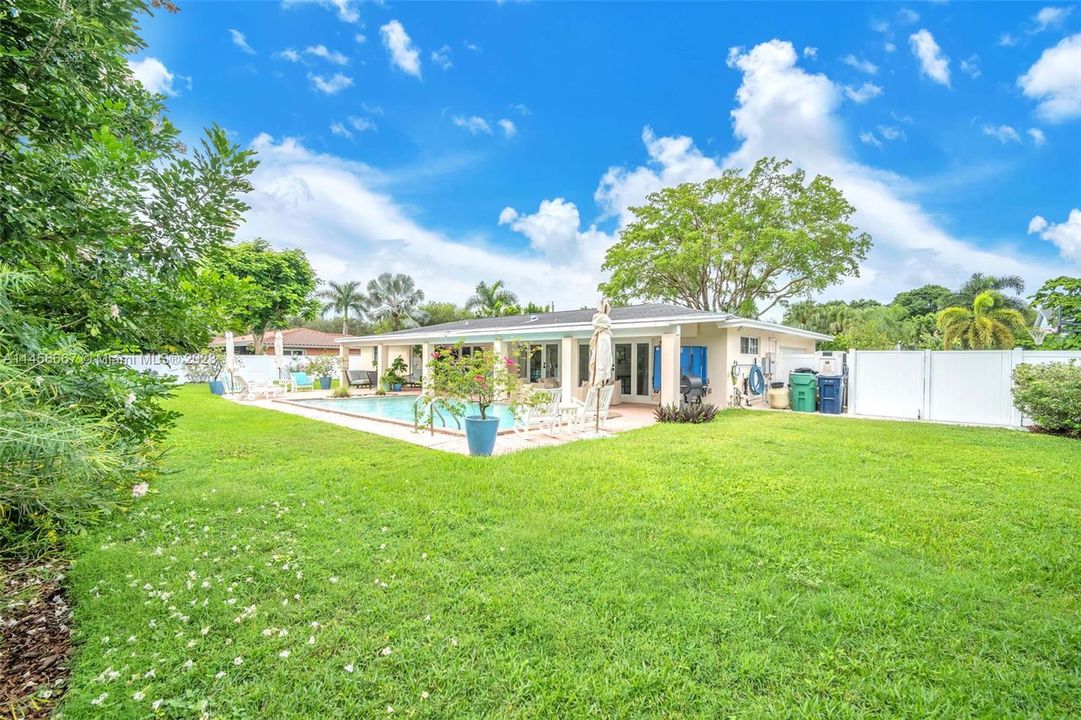 Recently Sold: $1,490,000 (3 beds, 2 baths, 1871 Square Feet)