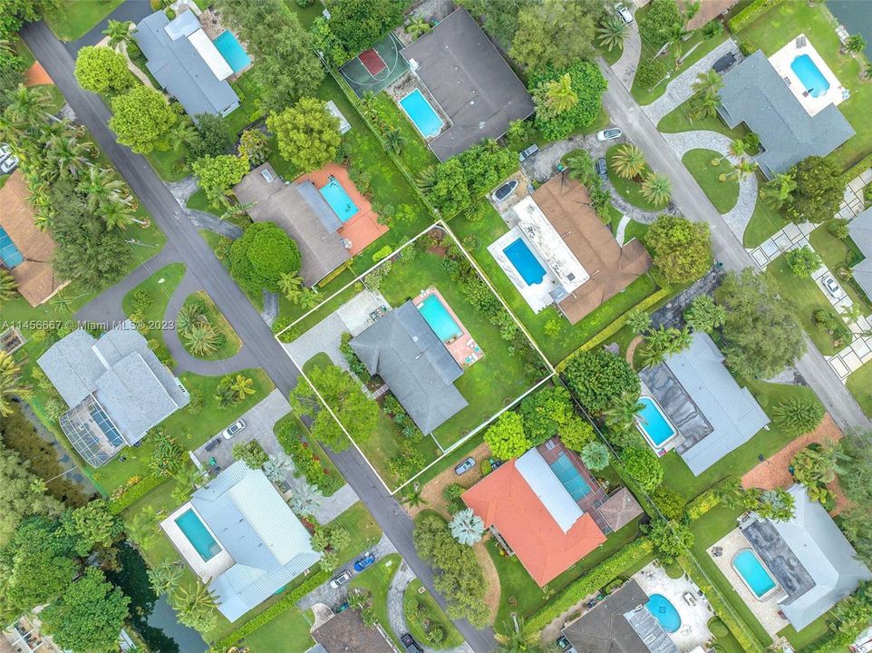 Recently Sold: $1,490,000 (3 beds, 2 baths, 1871 Square Feet)