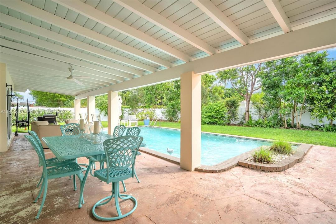 Recently Sold: $1,490,000 (3 beds, 2 baths, 1871 Square Feet)