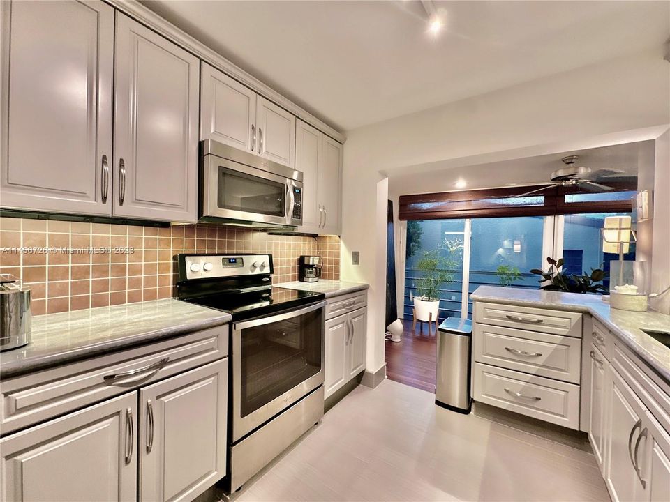 Vendido Recientemente: $450,000 (2 camas, 2 baños, 1610 Pies cuadrados)