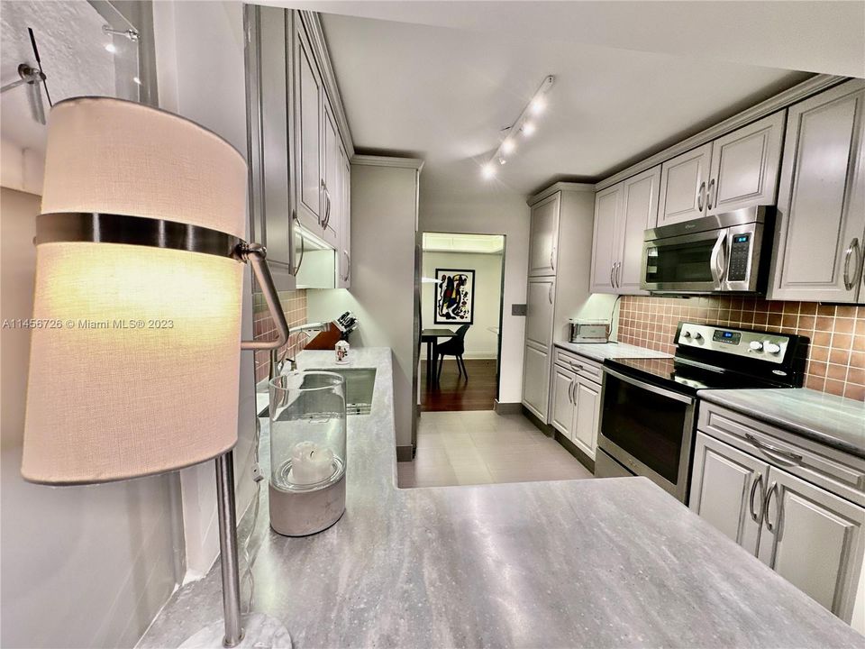 Vendido Recientemente: $450,000 (2 camas, 2 baños, 1610 Pies cuadrados)