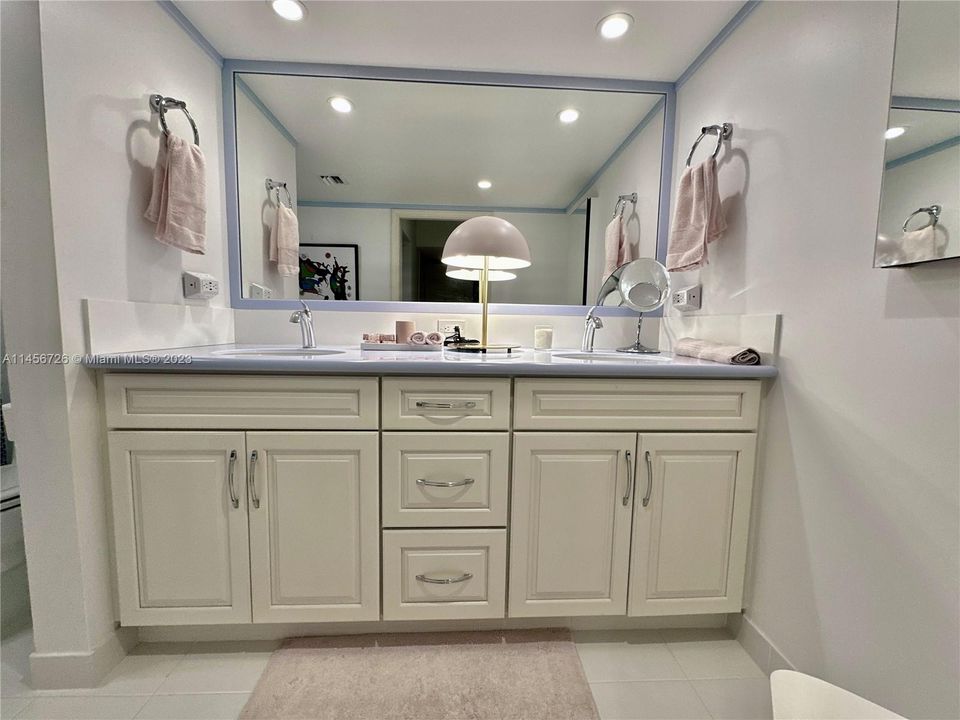 Vendido Recientemente: $450,000 (2 camas, 2 baños, 1610 Pies cuadrados)