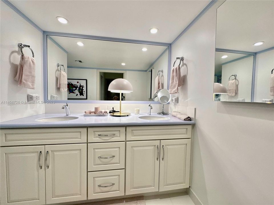 Vendido Recientemente: $450,000 (2 camas, 2 baños, 1610 Pies cuadrados)