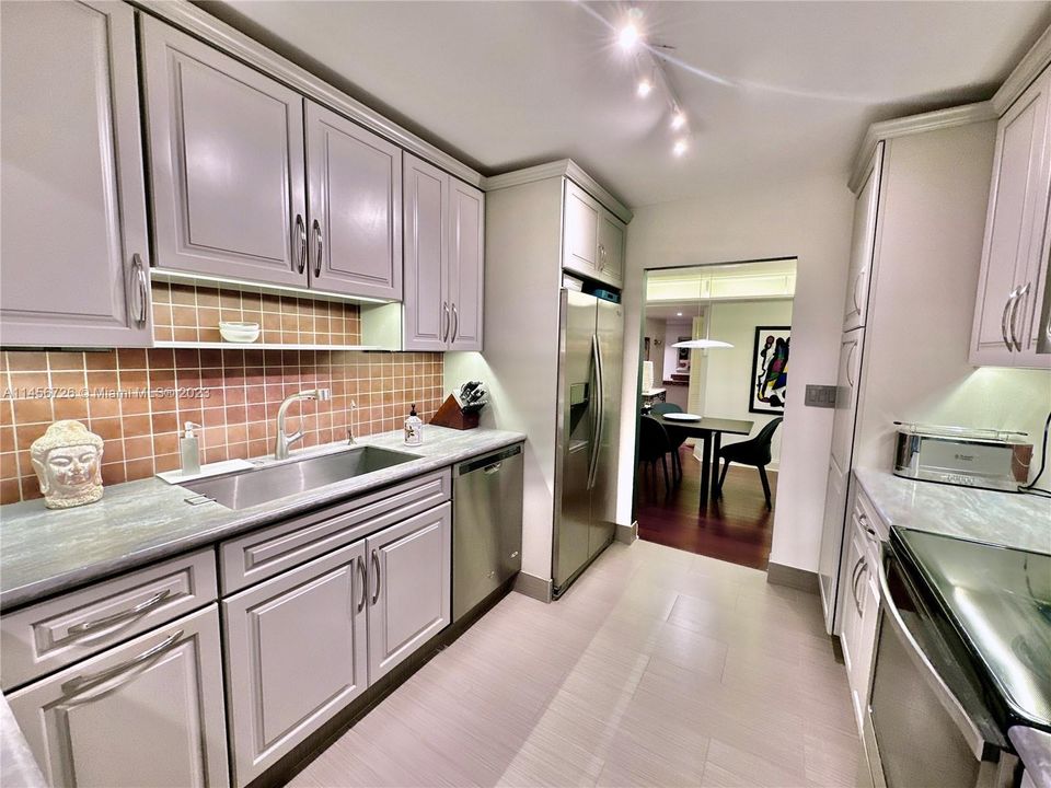 Vendido Recientemente: $450,000 (2 camas, 2 baños, 1610 Pies cuadrados)