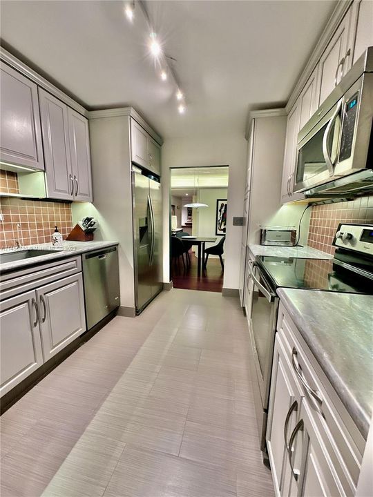 Vendido Recientemente: $450,000 (2 camas, 2 baños, 1610 Pies cuadrados)