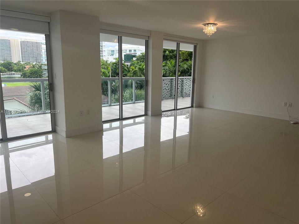 Vendido Recientemente: $815,000 (2 camas, 2 baños, 1463 Pies cuadrados)