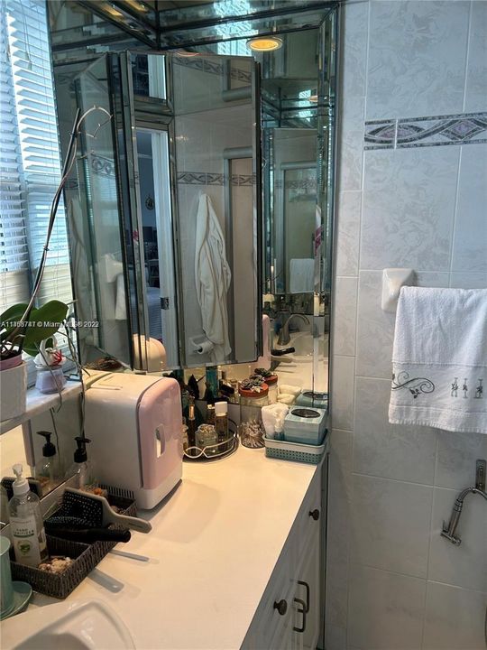 最近售出: $575,000 (2 贝兹, 2 浴室, 1200 平方英尺)