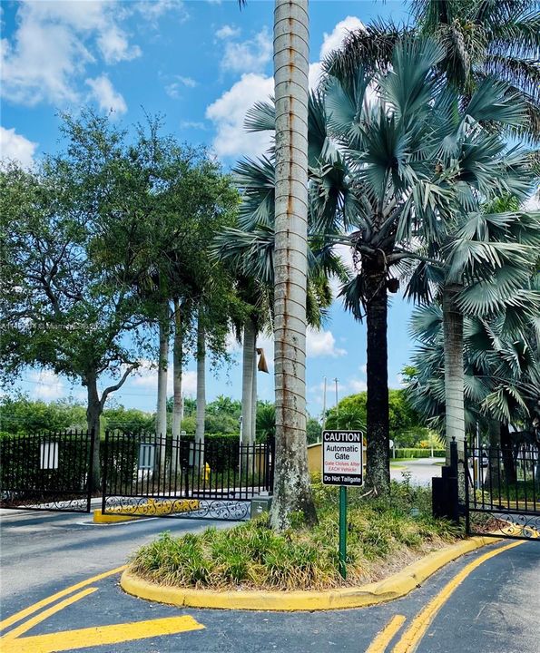 Recently Rented: $1,800 (1 beds, 1 baths, 687 Square Feet)