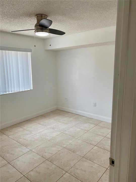 Recently Rented: $1,800 (1 beds, 1 baths, 687 Square Feet)