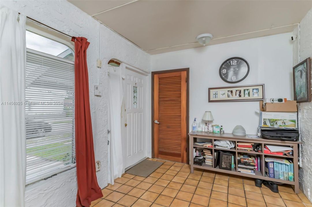 Vendido Recientemente: $679,999 (0 camas, 0 baños, 1820 Pies cuadrados)