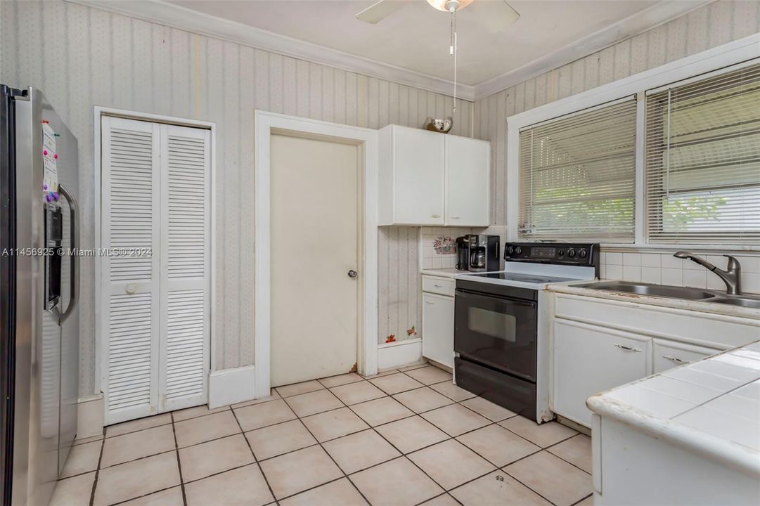 Vendido Recientemente: $679,999 (0 camas, 0 baños, 1820 Pies cuadrados)