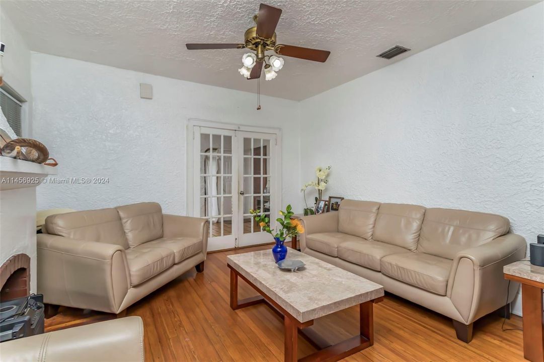 Vendido Recientemente: $679,999 (0 camas, 0 baños, 1820 Pies cuadrados)