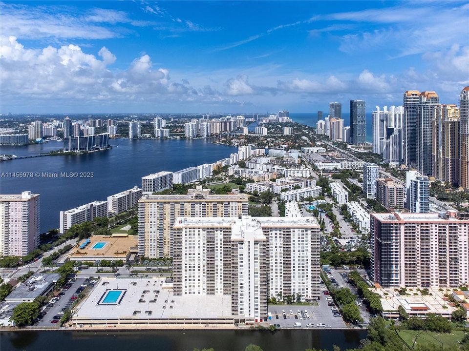 Recently Sold: $414,900 (2 beds, 2 baths, 1286 Square Feet)