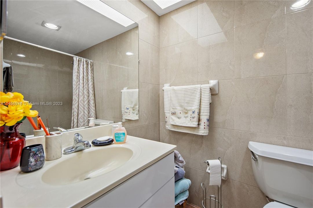 Recently Sold: $414,900 (2 beds, 2 baths, 1286 Square Feet)