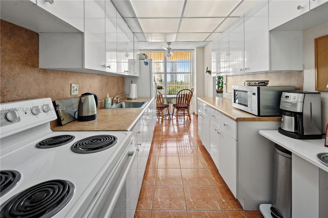 Recently Sold: $414,900 (2 beds, 2 baths, 1286 Square Feet)