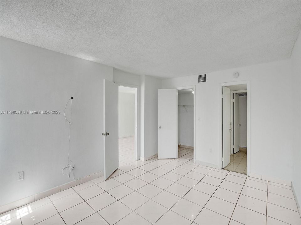 Недавно продано: $350,000 (2 спален, 1 ванн, 820 Квадратных фут)