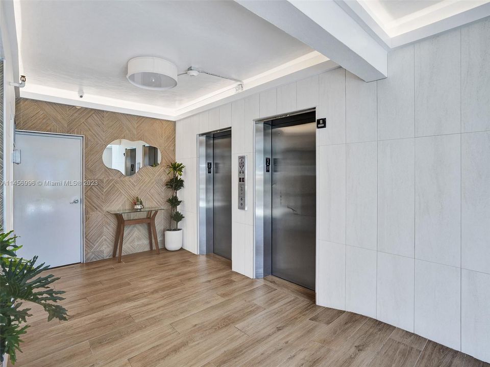 Недавно продано: $350,000 (2 спален, 1 ванн, 820 Квадратных фут)