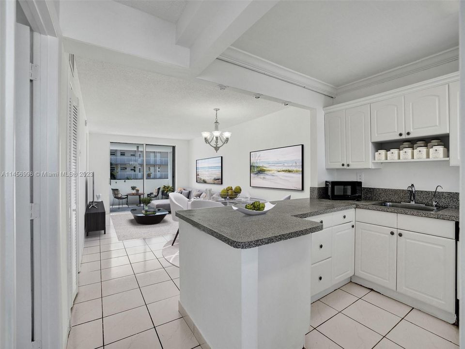 Недавно продано: $350,000 (2 спален, 1 ванн, 820 Квадратных фут)