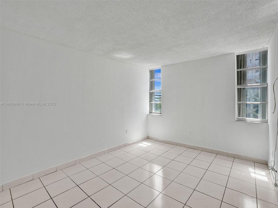 Недавно продано: $350,000 (2 спален, 1 ванн, 820 Квадратных фут)