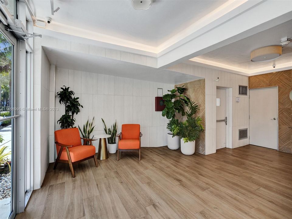 Недавно продано: $350,000 (2 спален, 1 ванн, 820 Квадратных фут)