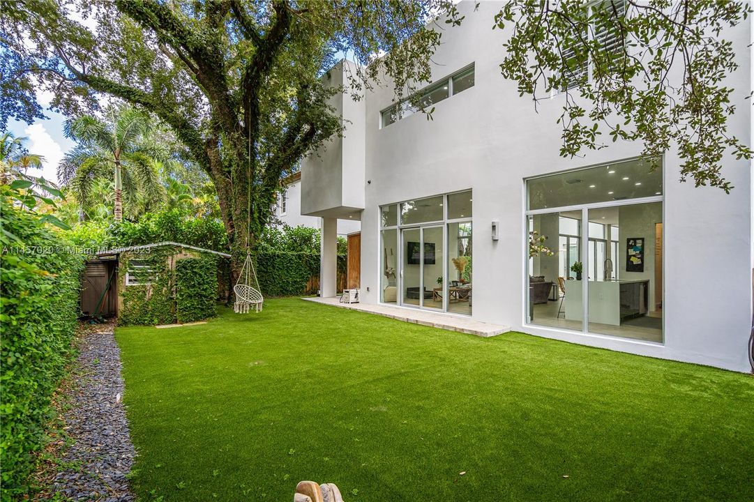 Недавно продано: $1,650,000 (4 спален, 3 ванн, 2874 Квадратных фут)