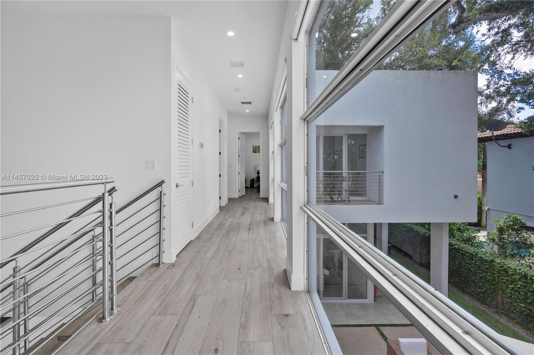 Недавно продано: $1,650,000 (4 спален, 3 ванн, 2874 Квадратных фут)