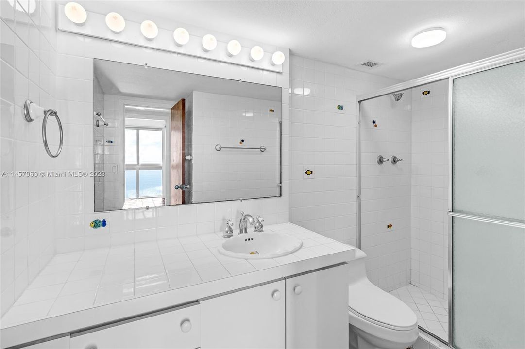 Vendido Recientemente: $1,200,000 (2 camas, 2 baños, 1645 Pies cuadrados)