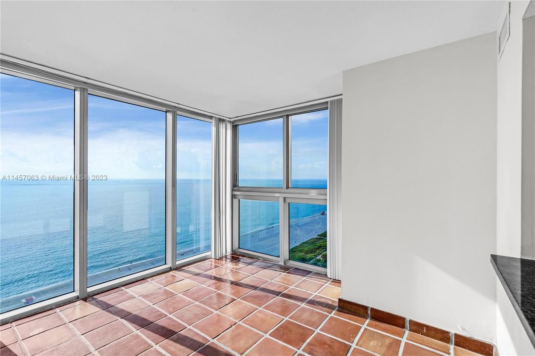 Vendido Recientemente: $1,200,000 (2 camas, 2 baños, 1645 Pies cuadrados)