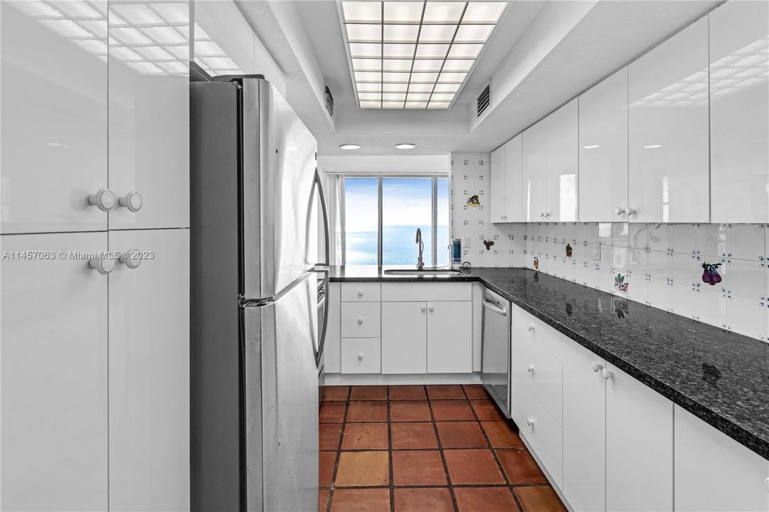 Vendido Recientemente: $1,200,000 (2 camas, 2 baños, 1645 Pies cuadrados)