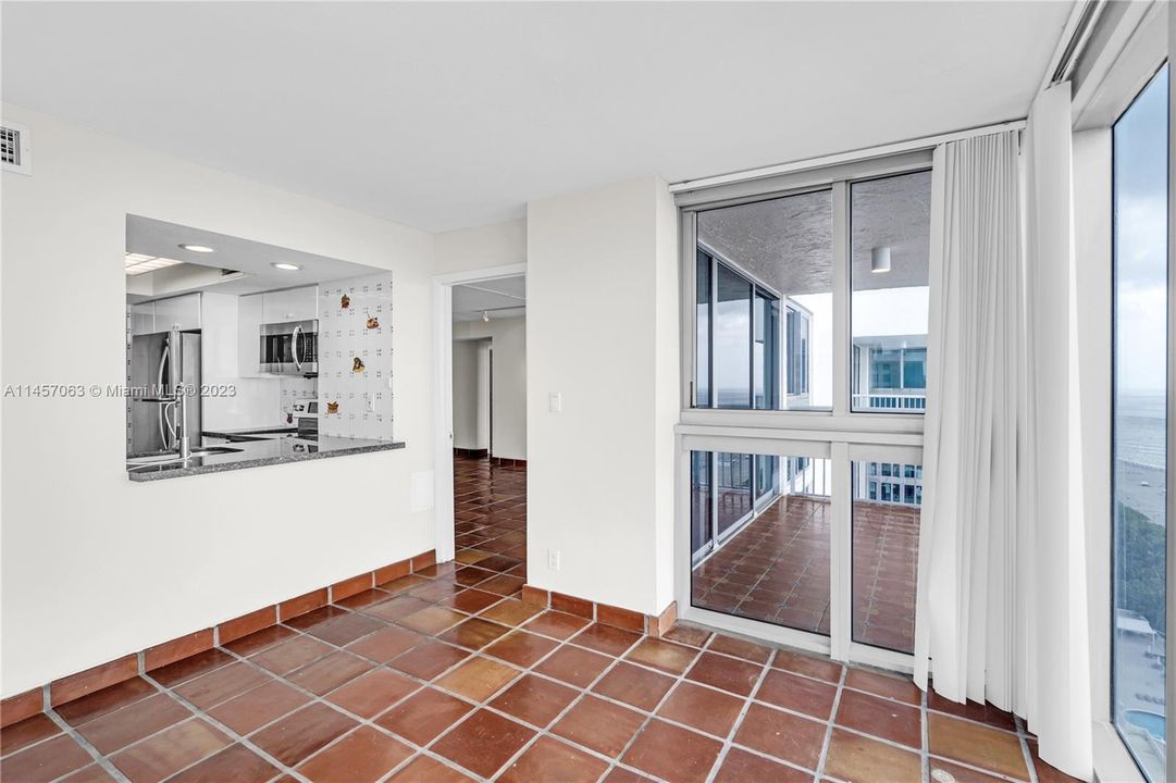 Vendido Recientemente: $1,200,000 (2 camas, 2 baños, 1645 Pies cuadrados)