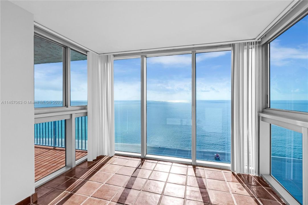 Vendido Recientemente: $1,200,000 (2 camas, 2 baños, 1645 Pies cuadrados)